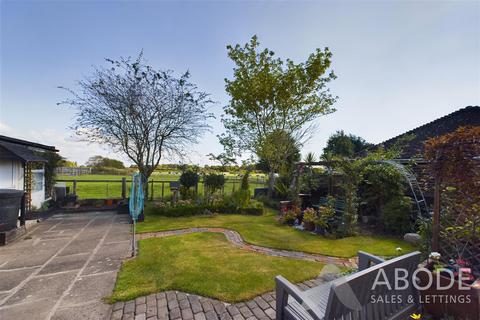 92 Craythorne Road, Stretton, Burton-on-trent, DE13 0AZ