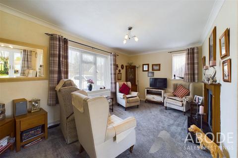 92 Craythorne Road, Stretton, Burton-on-trent, DE13 0AZ
