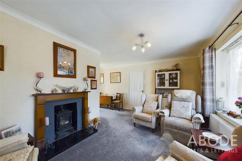 92 Craythorne Road, Stretton, Burton-on-trent, DE13 0AZ