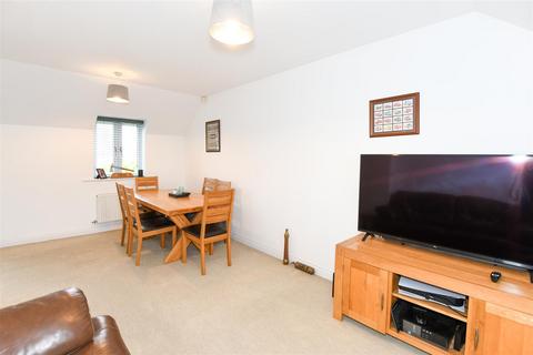 19 Marina Drive, Staverton, Trowbridge, BA14 8UX