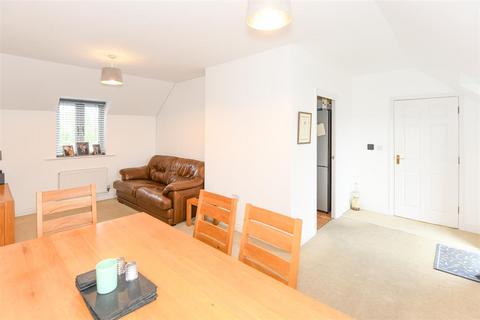 19 Marina Drive, Staverton, Trowbridge, BA14 8UX