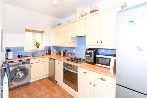 19 Marina Drive, Staverton, Trowbridge, BA14 8UX