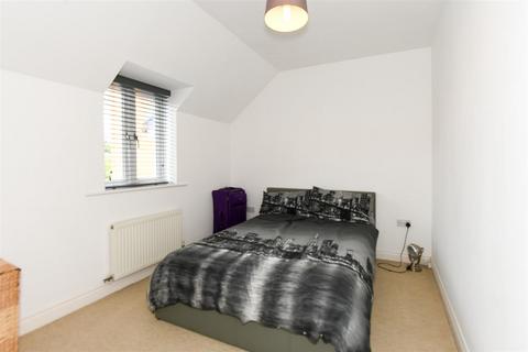 19 Marina Drive, Staverton, Trowbridge, BA14 8UX