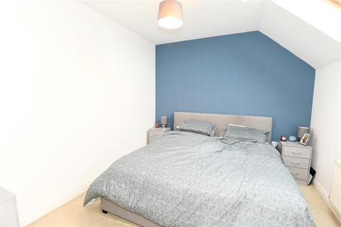 19 Marina Drive, Staverton, Trowbridge, BA14 8UX