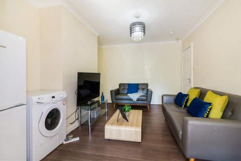 6 bedroom house to rent, Stanmore Crescent, Burley, LEEDS