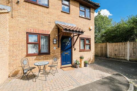 2 bedroom maisonette for sale, Osprey Close, Snaresbrook