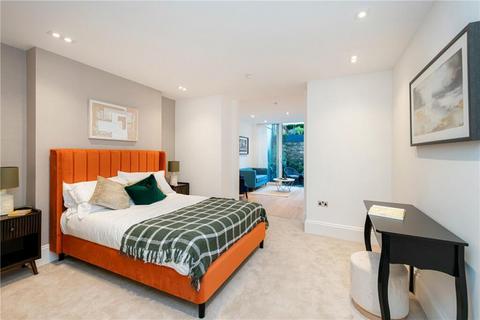 3 bedroom flat to rent, Halkin Street, SW1X