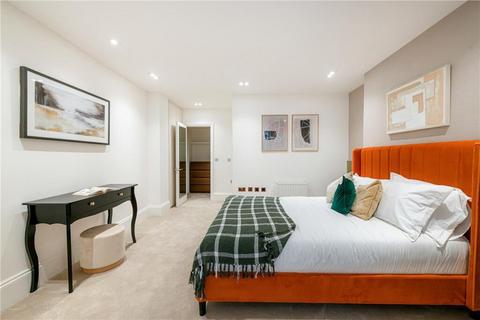 3 bedroom flat to rent, Halkin Street, SW1X