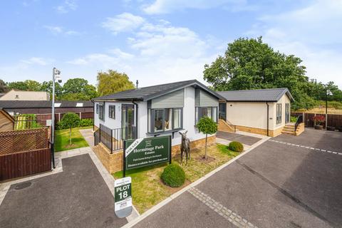 2 bedroom bungalow for sale, Hermitage Park, Bracknell RG42