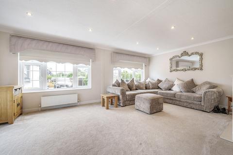 3 bedroom bungalow for sale, Hermitage Park, Bracknell RG42