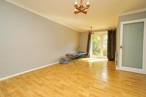 3 bedroom terraced house for sale, Sedlescombe Gardens, St. Leonards-On-Sea