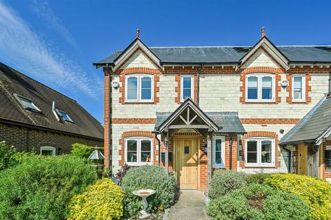 3 bedroom end of terrace house to rent, North Lane, Buriton, Petersfield.