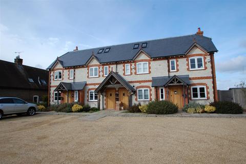 3 bedroom end of terrace house to rent, North Lane, Buriton, Petersfield.