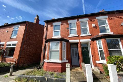 3 bedroom end of terrace house to rent, Vicars Road, Chorlton, Manchester