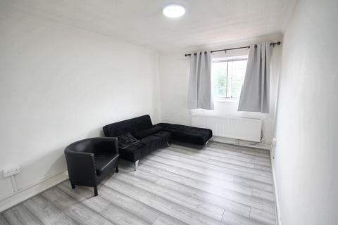 2 bedroom flat to rent, Aspen Lane, Northolt, UB5