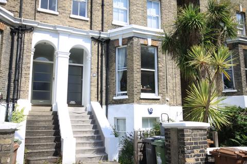 1 bedroom flat for sale, Blackheath Grove, London SE3