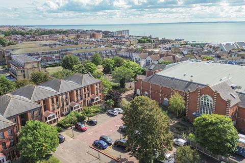 2 bedroom apartment for sale, Marks Court, Southend-on-Sea SS1