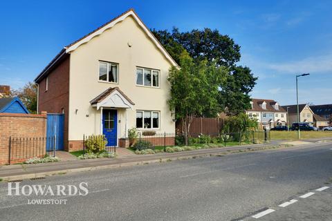 4 bedroom detached house for sale, Fallowfields, Lowestoft