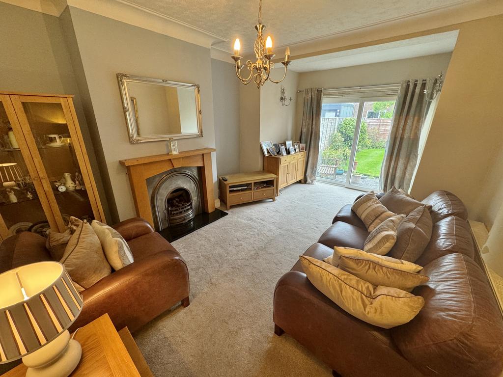 Wilton Grove, Penwortham PR1 3 bed semidetached house for sale £259,950