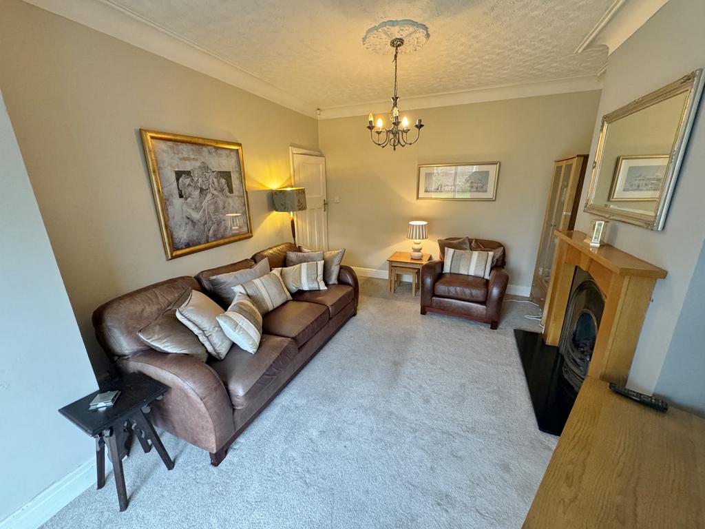 Wilton Grove, Penwortham PR1 3 bed semidetached house for sale £259,950