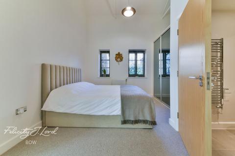 9 Bowstring Plaza, London, E3 4TS