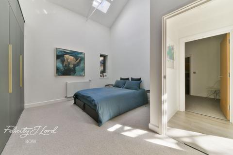 9 Bowstring Plaza, London, E3 4TS