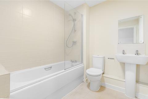10, Livingstone House, 7 Winter Close, Epsom, KT17 1AH