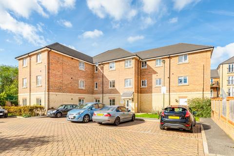 10, Livingstone House, 7 Winter Close, Epsom, KT17 1AH