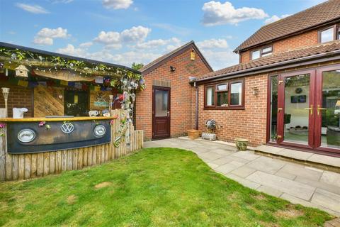 3 bedroom detached house for sale, Ashview Close, Long Eaton