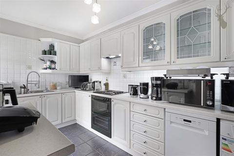 137 New Road, London, E4 9EZ