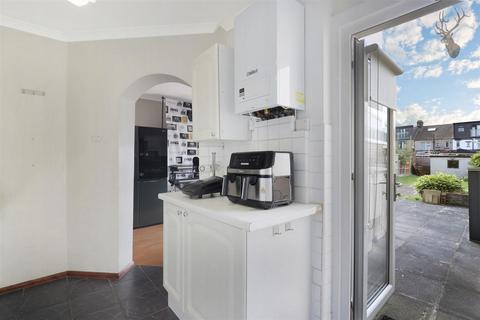 137 New Road, London, E4 9EZ
