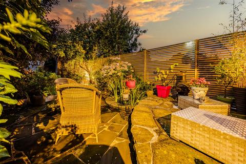 4 West View, Paddock, Huddersfield, HD1 4TX