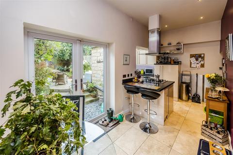 4 West View, Paddock, Huddersfield, HD1 4TX