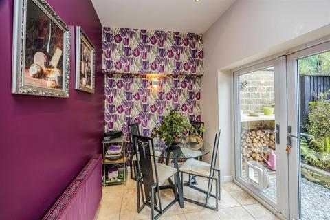 4 West View, Paddock, Huddersfield, HD1 4TX
