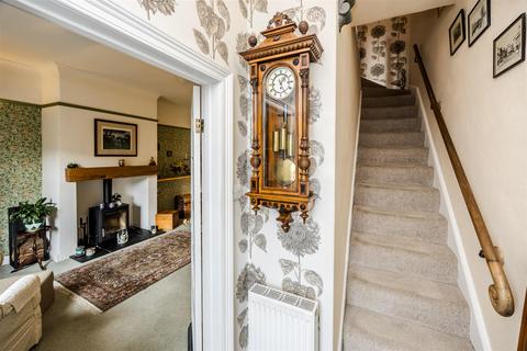 4 West View, Paddock, Huddersfield, HD1 4TX