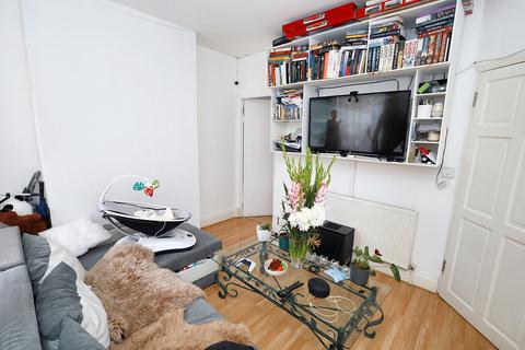 1 bedroom flat for sale, Spencer Road, London E17