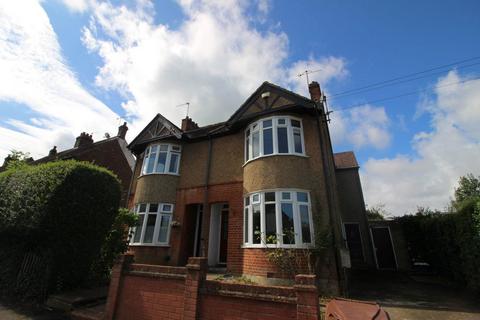 3 bedroom house to rent, Titian Avenue, Bushey Heath