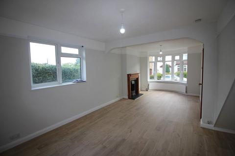 3 bedroom house to rent, Titian Avenue, Bushey Heath