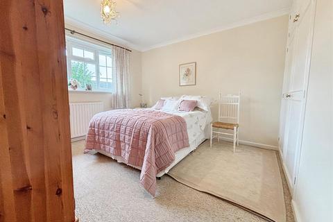 3 bedroom terraced house for sale, Barnes Close, Sturminster Newton