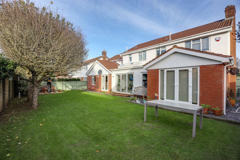 4 bedroom detached house for sale, Whitcliffe Drive, Penarth