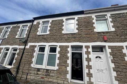 3 bedroom terraced house for sale, Queen Street, Barry