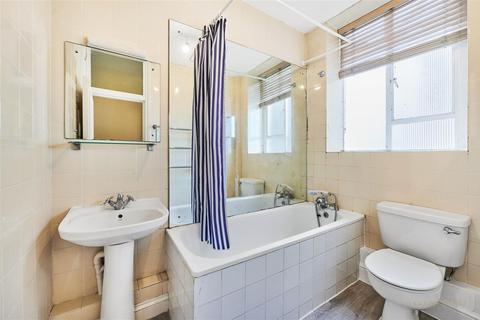 2 bedroom flat to rent, Buckingham Court, 78 Buckingham Gate, Westminster, London, SW1E