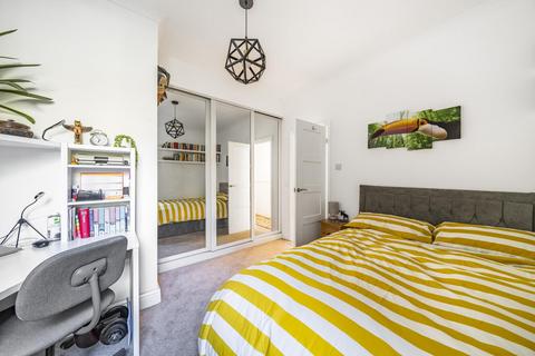 2 bedroom flat for sale, Goldsboro Road, Nine Elms