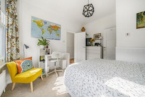 2 bedroom flat for sale, Goldsboro Road, Nine Elms, London, SW8