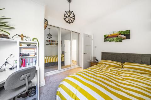 2 bedroom flat for sale, Goldsboro Road, Nine Elms, London, SW8