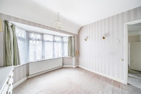 120 Cardinal Avenue, Kingston Upon Thames, KT2 5SA