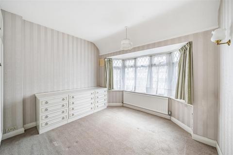 120 Cardinal Avenue, Kingston Upon Thames, KT2 5SA