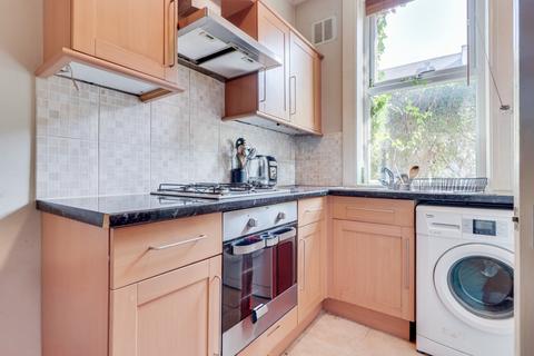 3 bedroom terraced house for sale, Nunthorpe Road, Rodley, Leeds, LS13