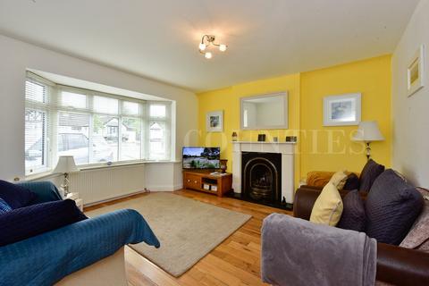 4 bedroom bungalow for sale, Byng Drive, Potters Bar, EN6