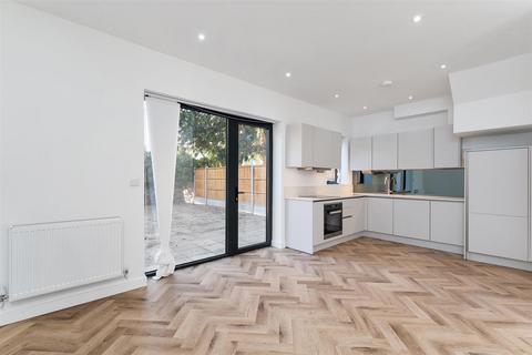 2 bedroom mews for sale, High Street, Wanstead